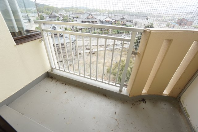 メゾン鳴鹿2番館のバルコニー