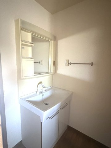 グランパレ陽向Bの洗面所