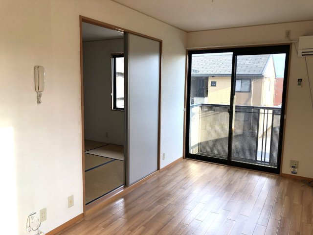 シェソワ西谷B棟の居間・リビング