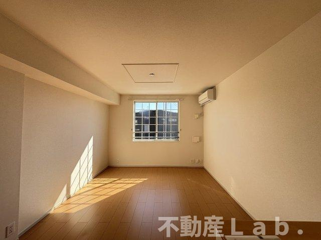 エルミタージュの居間・リビング