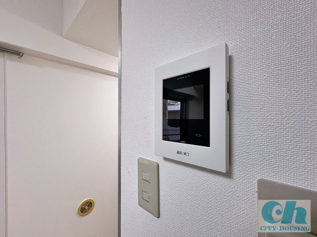 育進ビル 302号室のセキュリティ