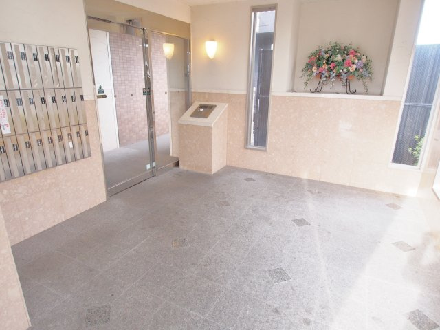 プラシードレジデンスのロビー