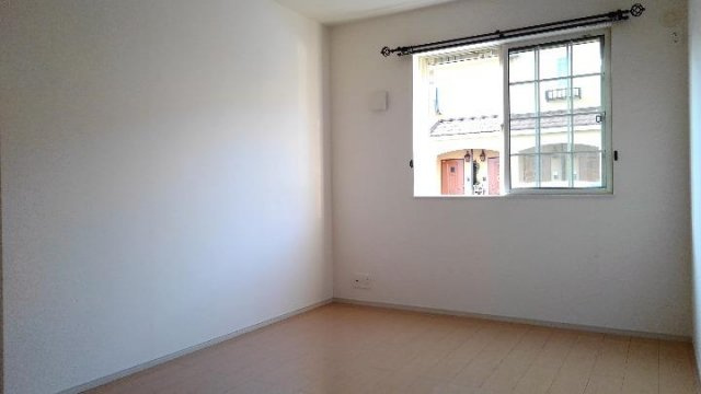 エクセランＢの内装|明るい室内です