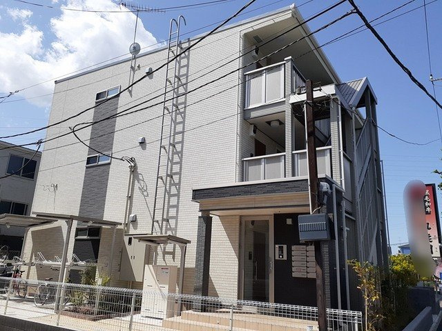 エスティーヌフジＣの外観|外はこのようになっています