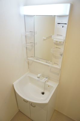 【洗面所】 | グレイス稲毛 | ゆったりとスペースのある洗面所