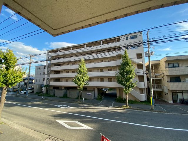 パレグレイス・ヒエダの駐車場