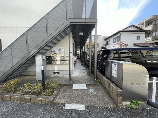 ドミール藤のエントランス