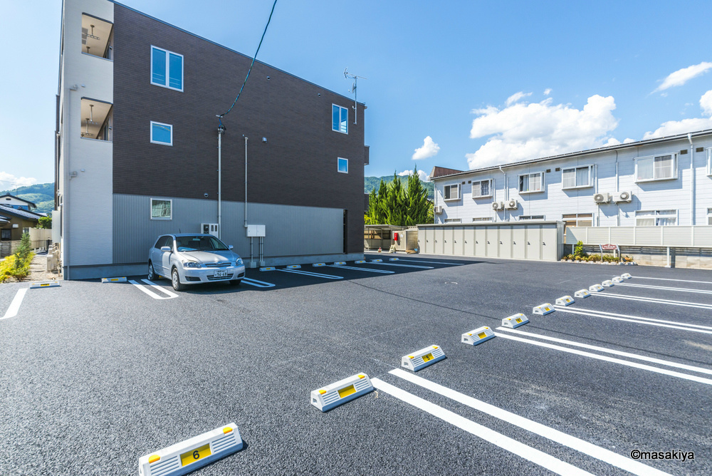 クレセント Ⅶの駐車場|駐車場