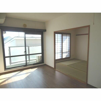 【居間・リビング】 | ネオ・アーバン鶴瀬 | ゆったり過ごせるリビングです