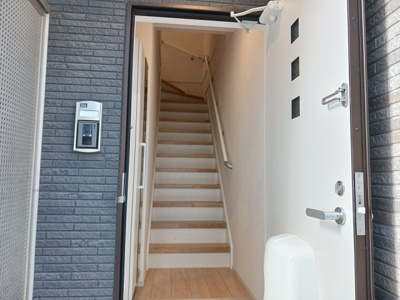 【玄関】 | ヴァンヴェールⅣ | 収納もある玄関です