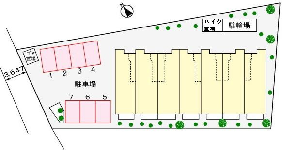 アイ　フラットの駐車場