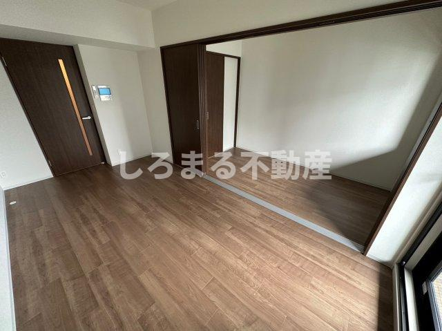 ファーストフィオーレ九条Ⅱの居間・リビング