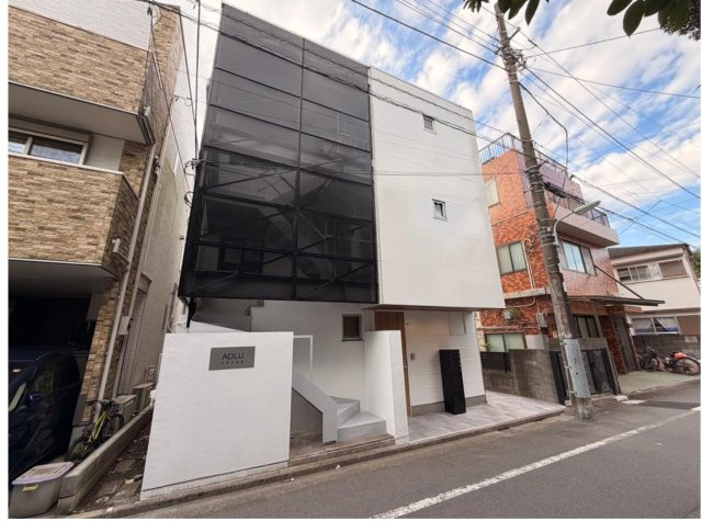 東京都品川区1棟マンション　ADLU 荏原　「2025年リノベーション済」の外観