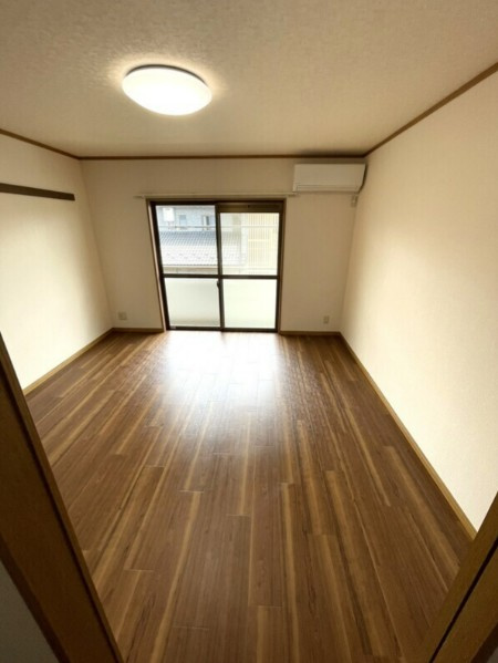 川崎市多摩区登戸の賃貸マンションの居間・リビング