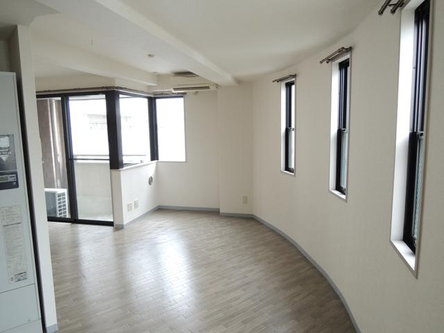 川崎市多摩区登戸の賃貸マンションの居間・リビング|※他部屋参考写真