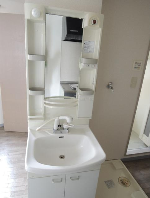 川崎市多摩区登戸の賃貸マンションの洗面所|※他部屋参考写真