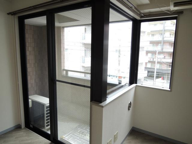 川崎市多摩区登戸の賃貸マンションのバルコニー|※他部屋参考写真