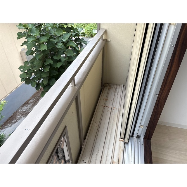 フォーブル向ヶ丘B棟のバルコニー