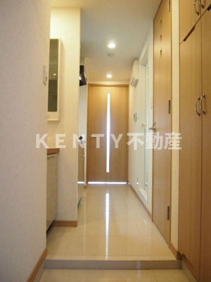 【玄関】 | ルーブル仲六郷弐番館 | 収納もある玄関です