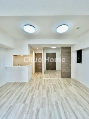 【居間・リビング】 | GROWS堀切菖蒲園AZ | 【リビングダイニング】一日の中で多くの時間を過すことになるリビングダイニングだからこそ、いつも穏やかな空間であることが必然。爽やかな通風と採光を存分に感じる事が出来る空間です。