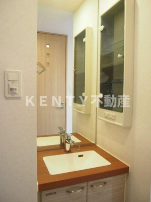 【洗面所】 | ルーブル仲六郷弐番館 | 忙しい朝には欠かせない洗面所です