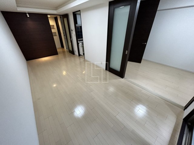 【居間・リビング】 | プライムアーバン堺筋本町 | プライムアーバン堺筋本町　リビング・ダイニングスペース