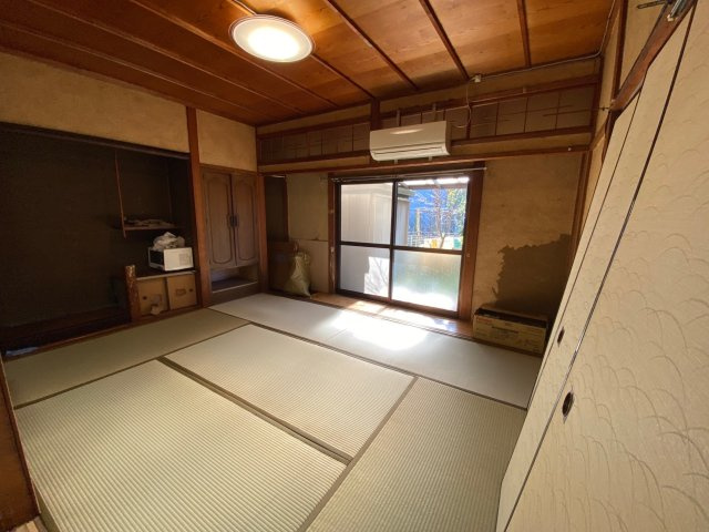 姫路市大津区天神町戸建　の内装|南側和室／6帖