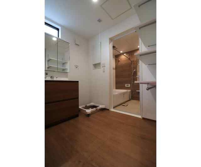 横浜市中区鷺山貸家の洗面所