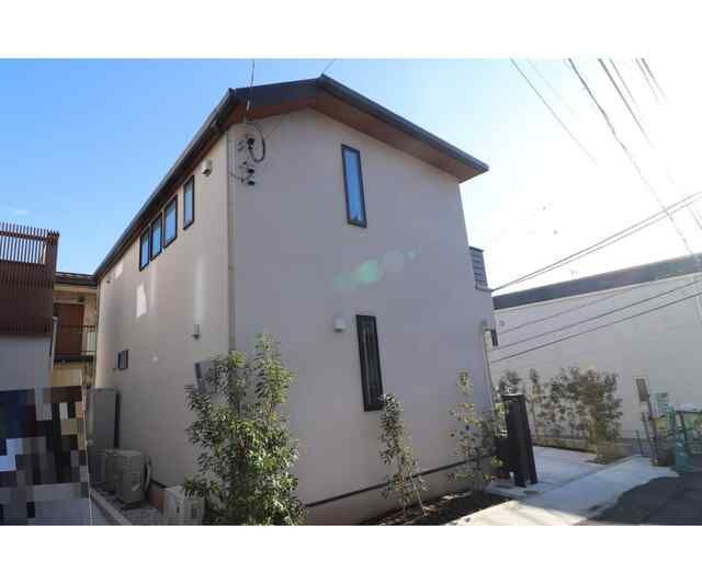 横浜市中区鷺山貸家のエントランス