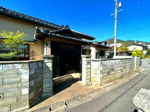 中古戸建　長野市大字南長野の前面道路含む現地写真
