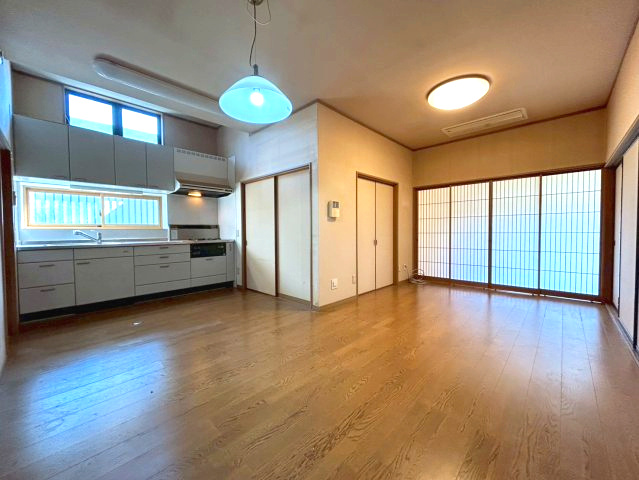 中古戸建　長野市大字南長野の駐車場