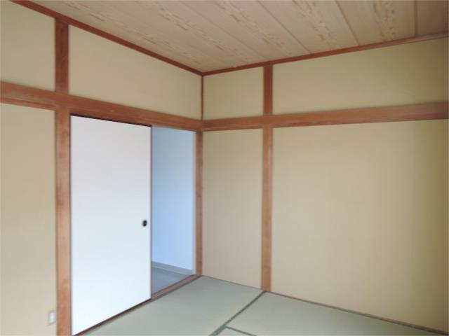 川崎市多摩区菅北浦１丁目のアパートの和室|和室６帖