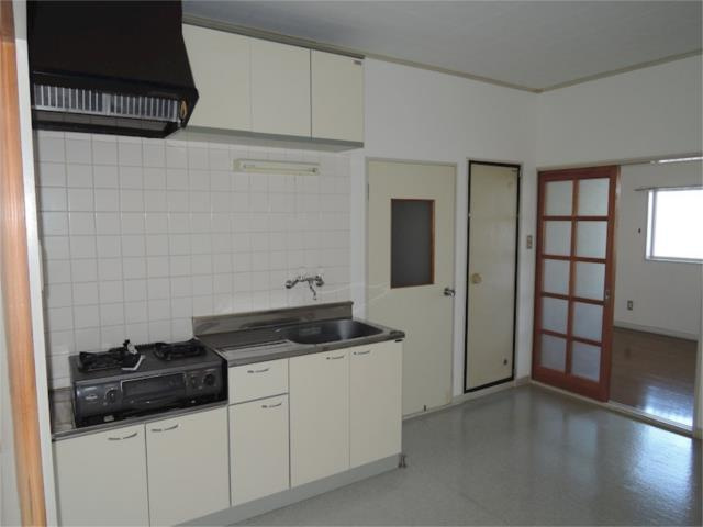 川崎市多摩区菅北浦１丁目のアパートのキッチン