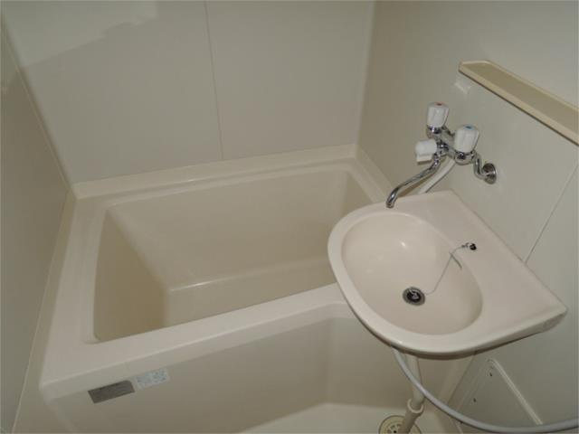 川崎市多摩区菅北浦１丁目のアパートの浴室