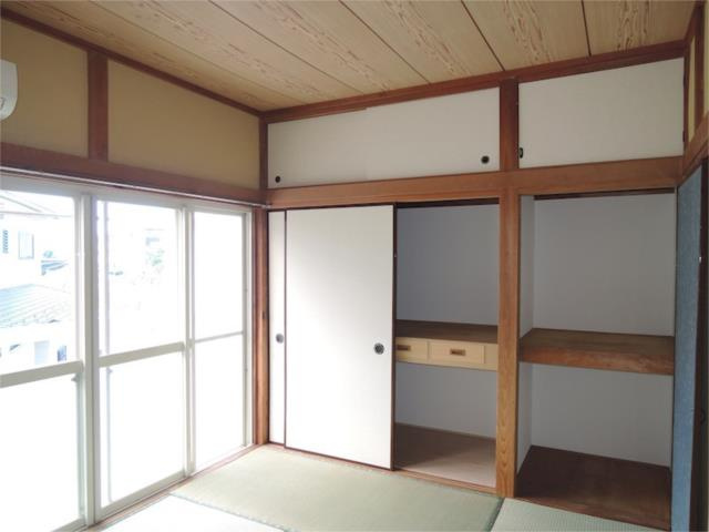 川崎市多摩区菅北浦１丁目のアパートの収納|天袋付の押入れで収納力アップ