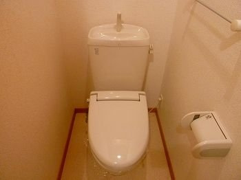 【トイレ】 | ラルジュ　フォンテーヌⅠ | 落ち着いた色調のトイレです