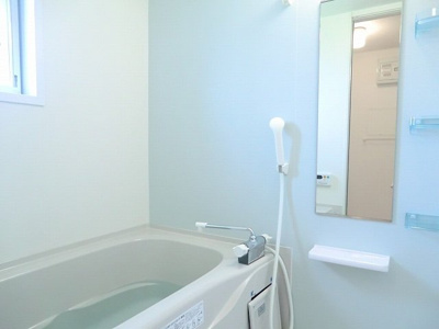 【浴室】 | シャン・ド・フルール | コンパクトで使いやすいお風呂です