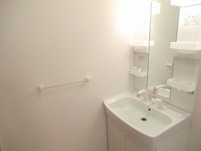 【洗面所】 | シャン・ド・フルール | 広い洗面スペース