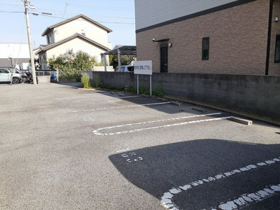 【駐車場】 | アクロポリス１ | 駐車場があるので、車を買う予定の方も安心です