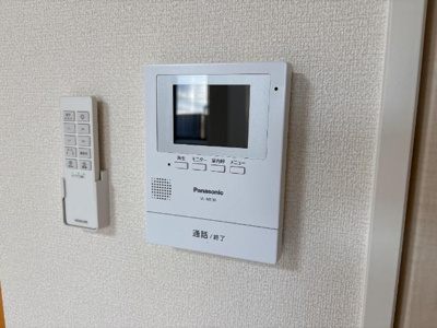 【内装】 | クローバーエイト | カメラ付インターホン（イメージ）