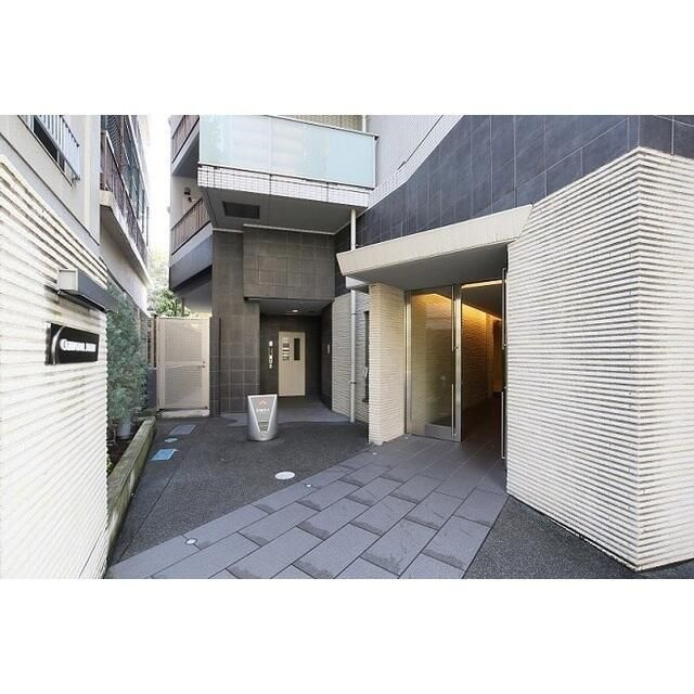 コンフォリア文京春日のエントランス