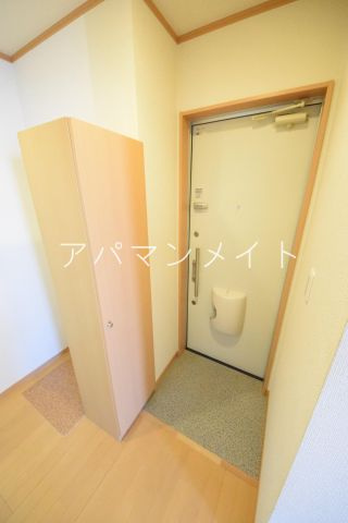 【玄関】 | アムールシュシュⅡ | 収納もある玄関です