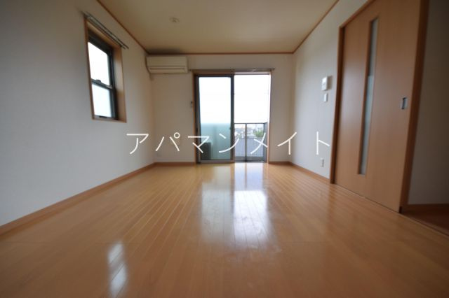 【居間・リビング】 | アムールシュシュⅡ | 戸塚周辺ならアパマンメイトへＬｅｔｓ Ｇｏ ！