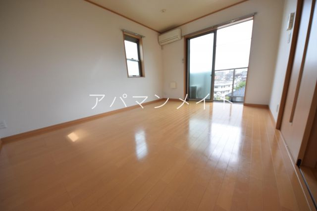 【居間・リビング】 | アムールシュシュⅡ | 戸塚周辺ならアパマンメイトへＬｅｔｓ Ｇｏ ！