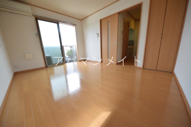 【居間・リビング】 | アムールシュシュⅡ | 居間です