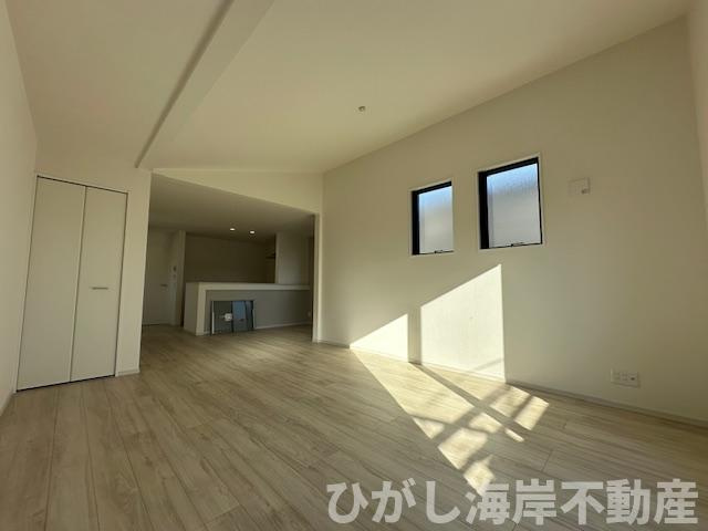 茅ヶ崎市若松町　新築戸建　全2棟　の居間・リビング|21帖　LDK