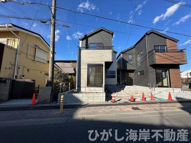 茅ヶ崎市若松町　新築戸建　全2棟　の外観|1月31日撮影　外構工事中　現地外観