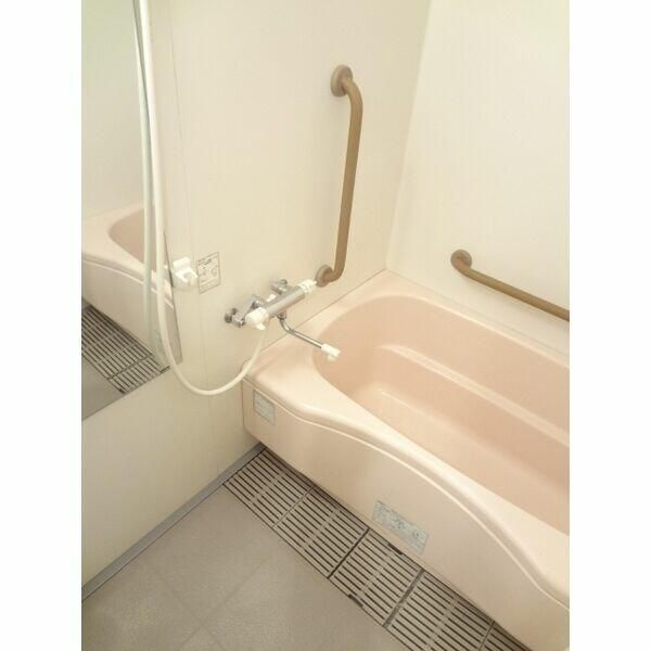 サンバレー上大岡Ⅵの浴室