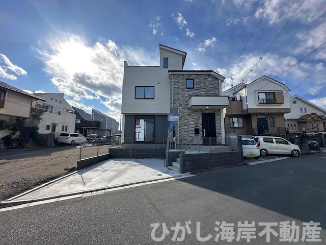 茅ヶ崎市平和町　新築戸建　全２棟の外観|10月27日撮影　建築中　現地外観