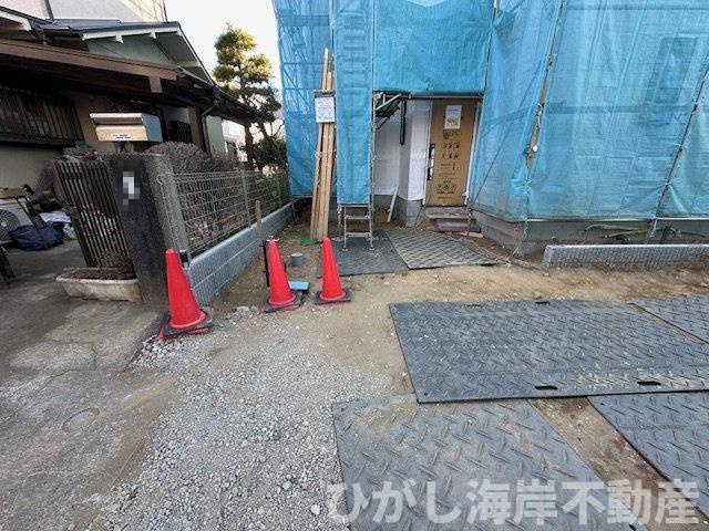 茅ヶ崎市美住町　新築戸建　全４棟の駐車場|1月31日撮影　外構工事中　駐車スペース